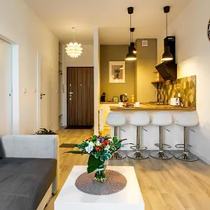 Апартаменты Maya's Flats & Resorts 32 - Garden Gate, Гданьск